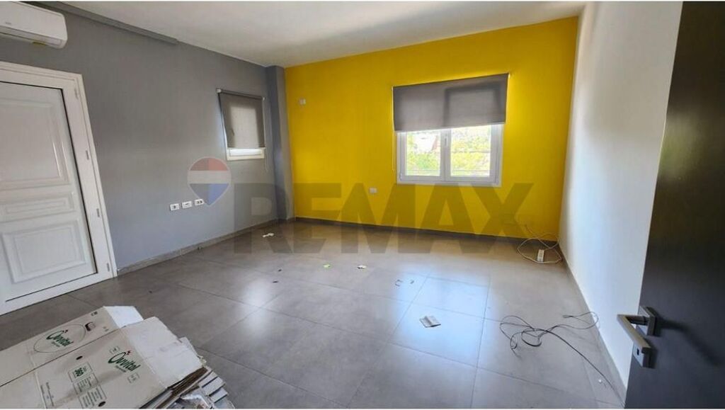 Rent - 2-storey building + land