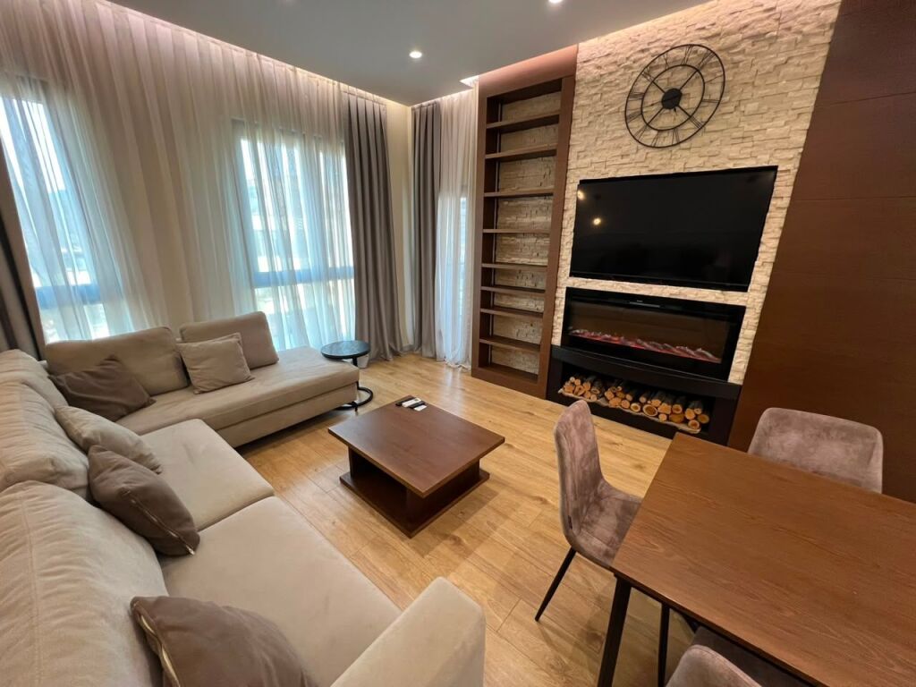 Apartament per qira 1+1 tek 21 Dhjetori Kompleksi Square 21