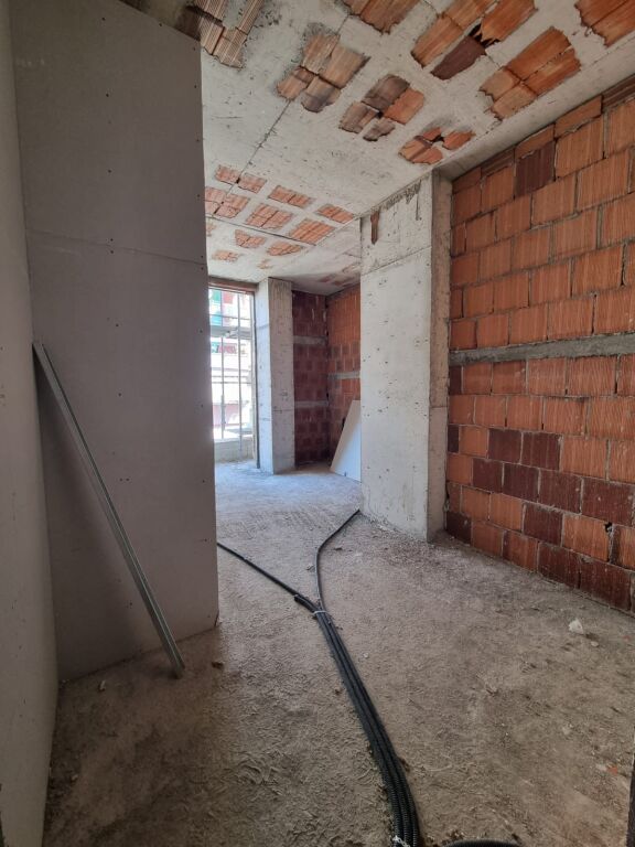 Apartament 1+1 per shitje ne Bllok !