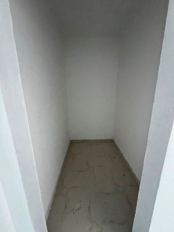 Shitet Apartament 1+1 tek Pallati 27-Katësh, Vollga – Durrës