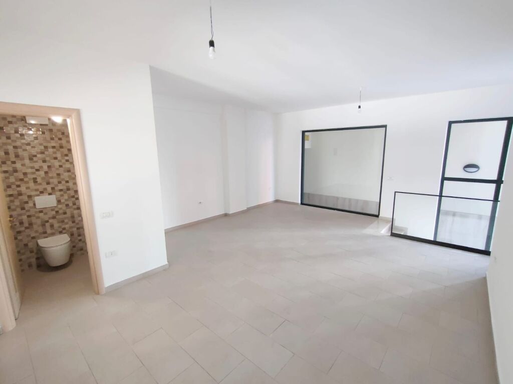 Shop for Rent Green City Complex Astir !
