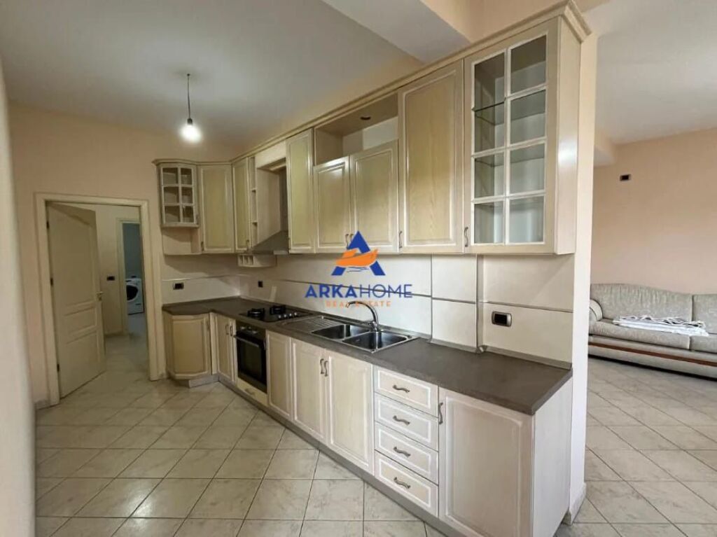 AFFITTASI APPARTAMENTO 2+1+BALCONE "KODRA E PRIFTIT" 40.000 LEKE
