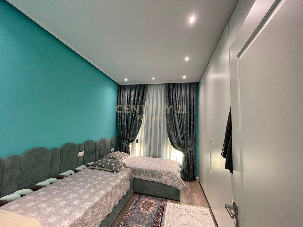 Shiten 2 apartamente tek Square 21- Mundesi kthimi ne Duplex