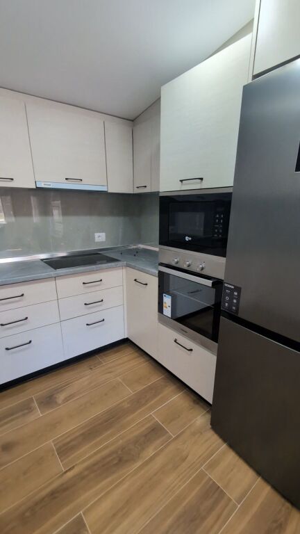 🏡 VILLA DI 3 PIANI IN AFFITTO – VICINO ALLA SCUOLA "2 GJELAT"