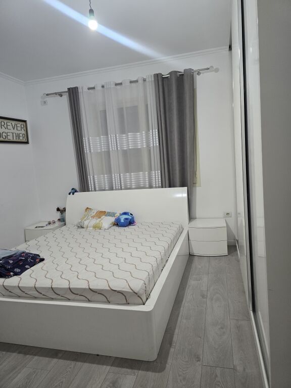Jepet me qira 2+1,Kati 1 i një vile,Ish Parku