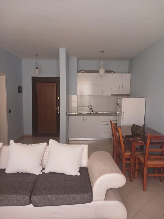 🏢Fresk,prane Furre Buke Europa jepet me qera apartament1+1,i mobiluar 37,000 leke.  