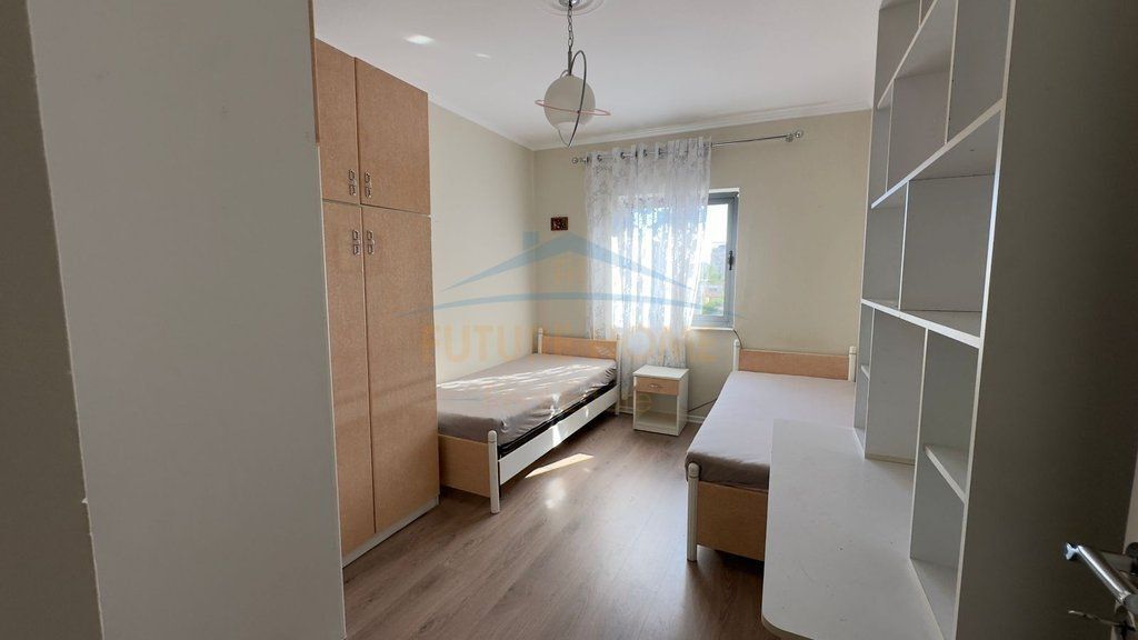Shitet, Apartament 2+1, Rruga Fortuzi, Tirane