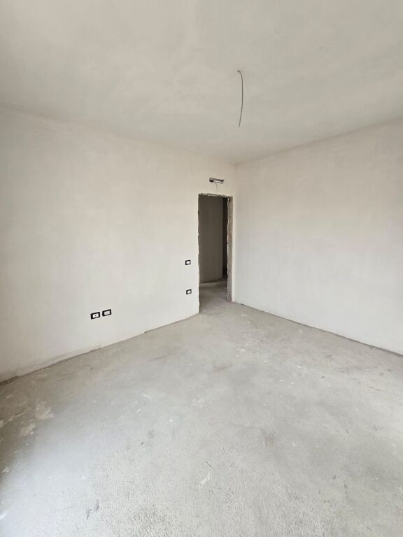🏡 SHITET APARTAMENT 3+1+2 – RRUGA JORDAN MISJA ✨