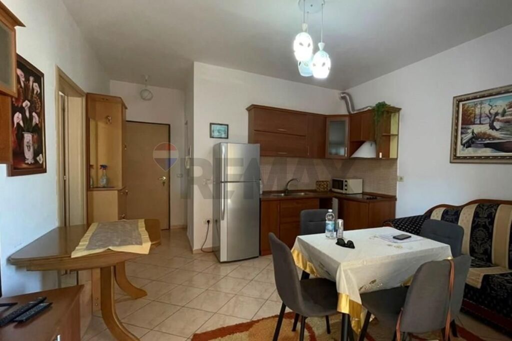 Apartament 1+1 me qira ne Fresk!