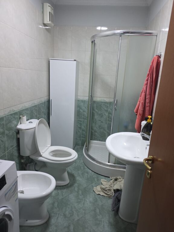 Vendesi in vendita 2+1+2 a Zogu i Zi