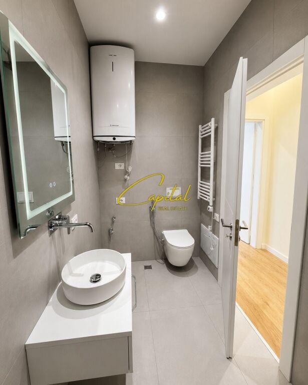 UFFICIO IN AFFITTO 60 M2 COMUNE DI PARIGI 85.000 LEKE