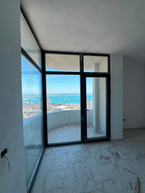 Shitet Apartament 2+1+2 në Vollga, tek Pallati 27-Katësh, Durrës
