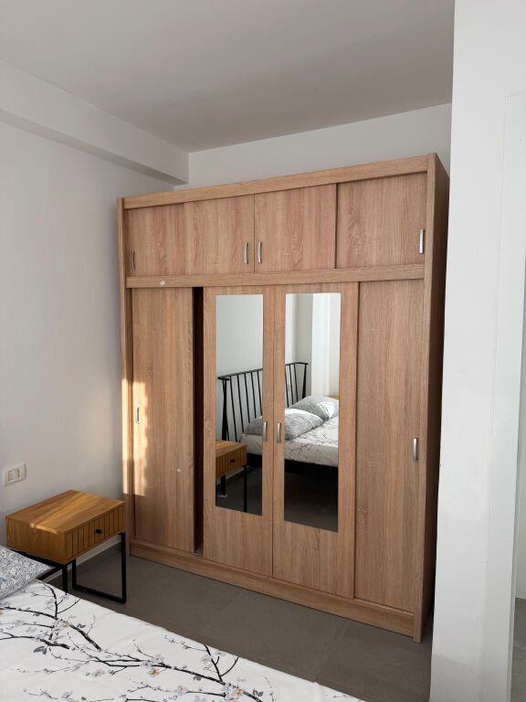 Apartament 1+1 per qera tek Kompleksi Tom Doshi !