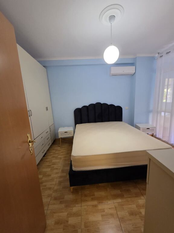 💥💥 In Affitto: Appartamento 2+1 📍 Via Barrikadave – Vicino alla Scuola "Sami Frashëri" | 75 m² | 60.000 Lek/Mese (Edificio con Ascensore) 🔥