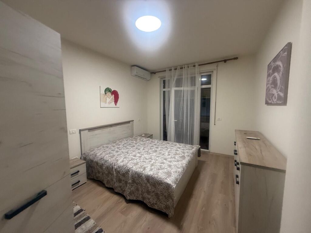 1+1, botanical garden by the road, 600 thousand lek