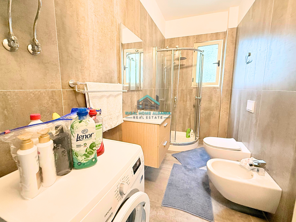 Apartament me Qera 2+1, Lungomare, Vlore.