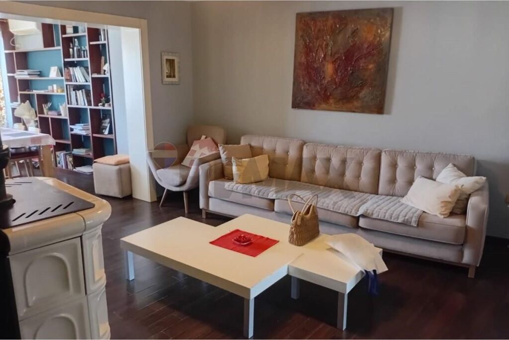 Apartament - Për Qira - Sheshi Skënderbej, Tiranë(ID: 530191074-165)