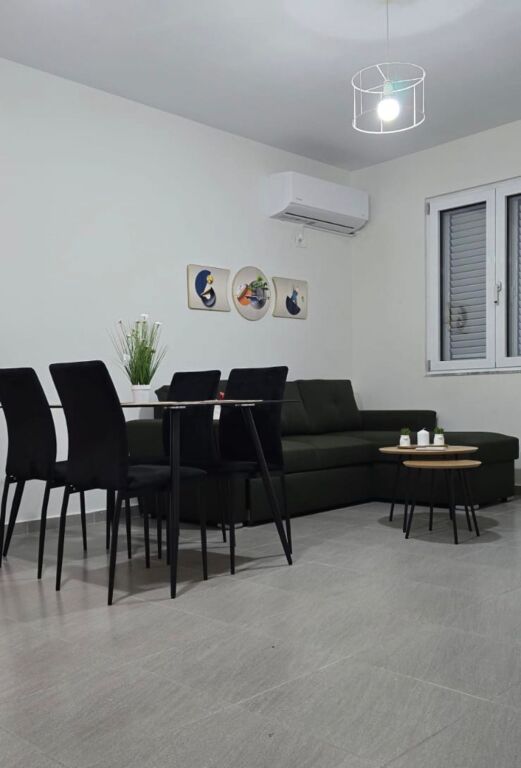 Appartamento 1+1 in affitto a Komuna e Parisit!