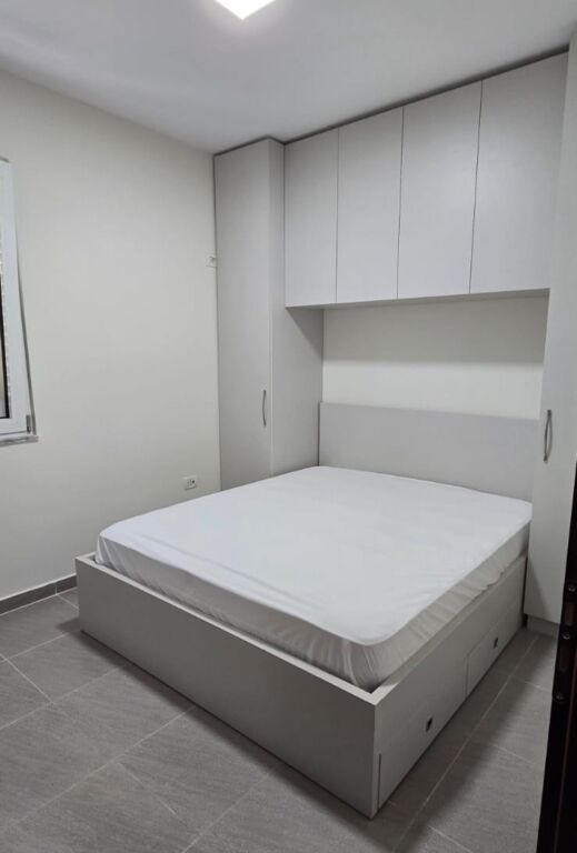 Appartamento 1+1 in affitto a Komuna e Parisit!