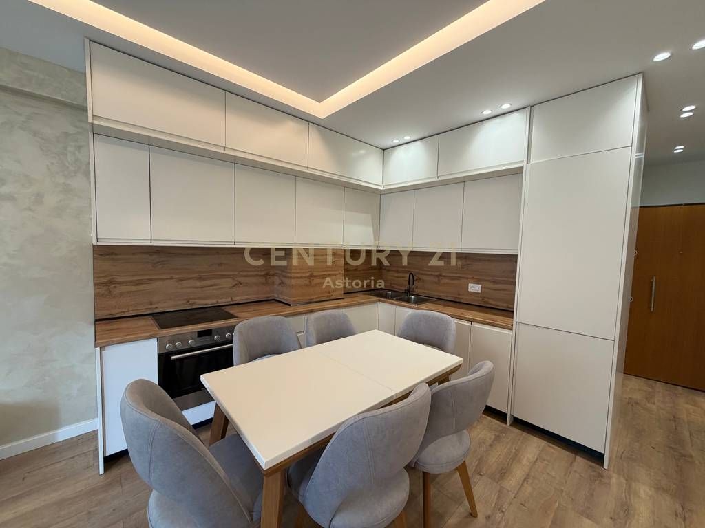 Apartament 2+1 me Qira – Rruga e Barrikadave