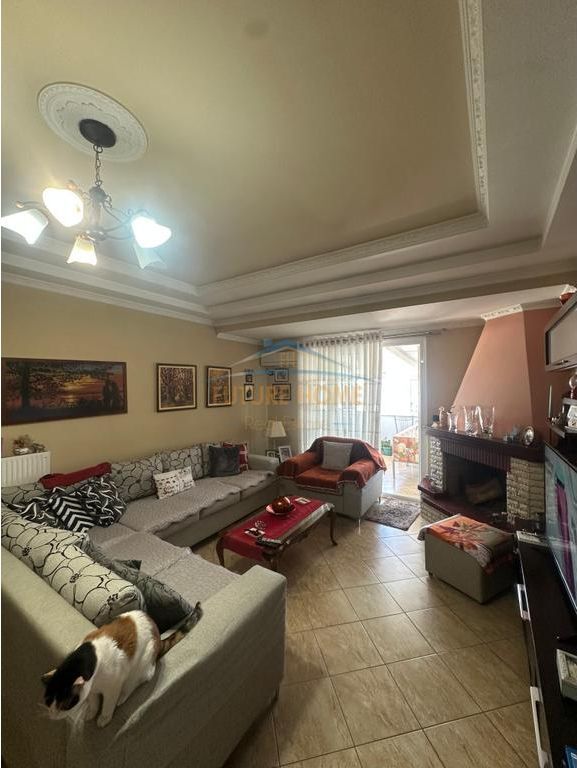 In vendita, Appartamento 3+1+2+Veranda, Ali Dem, vicino al complesso Mangalem