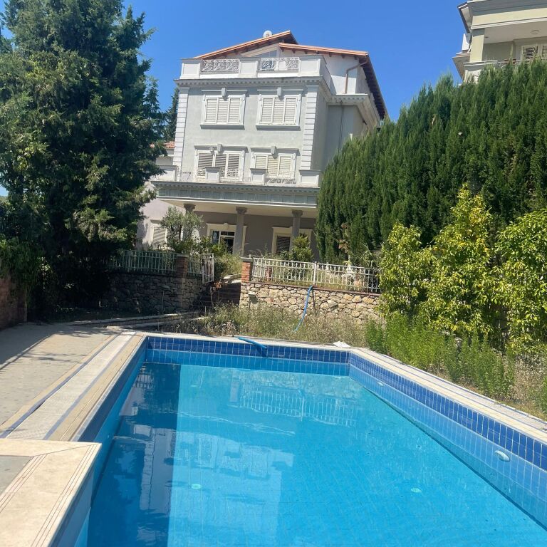 🏡✨ VILLA SU 4 PIANI CON PISCINA IN VENDITA – AKACIA HILLS, VICINO A TEG ✨🏡