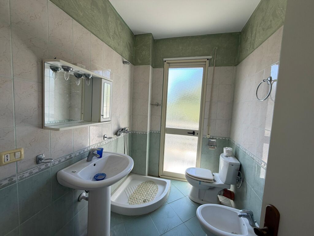 Shitet Apartament 1+1 ne Golem
