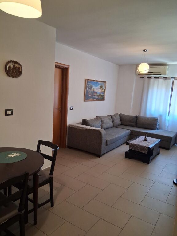 Affitto | Apartament 2 + 1 | Rruga Myslym Shyri | 650 €/mese
