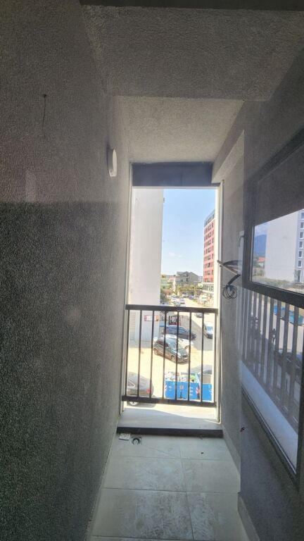 APARTAMENT 3+1 PER SHITJE PRANE BULEVARDIT TE RI