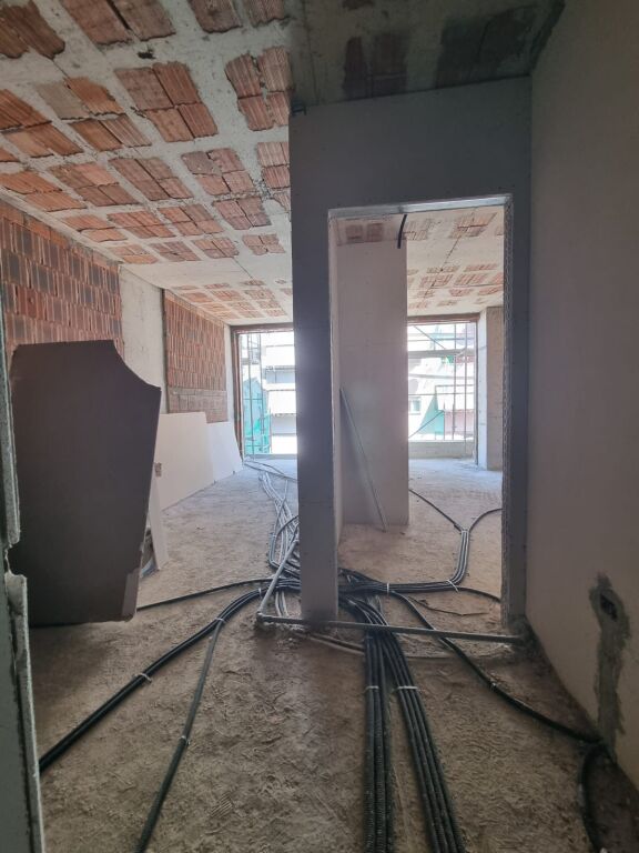 Apartament 1+1 per shitje ne Bllok !