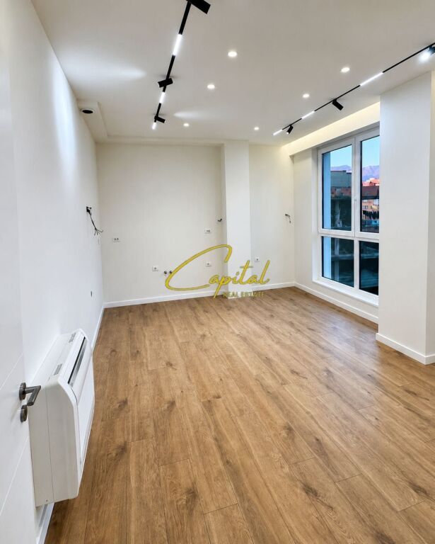UFFICIO IN AFFITTO 60 M2 COMUNE DI PARIGI 85.000 LEKE