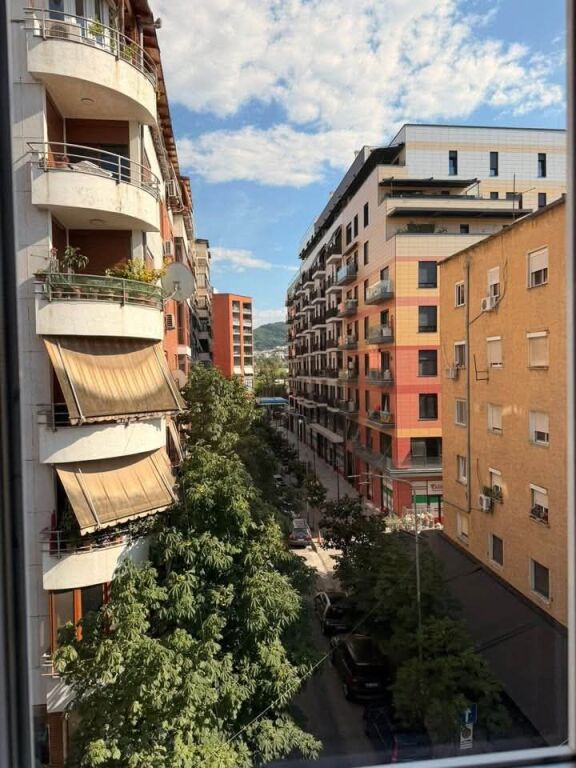 JEPET ME QERA APARTAMENT 1+1 - PRANE LIQENIT ARTIFICIAL
