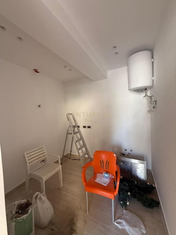 Locale Commerciale in Affitto – Opportunità Ideale vicino a " Grand Blue Fafa " - 25.000 € / Anno !