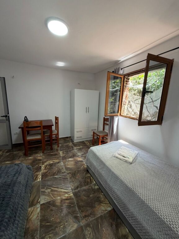 Qera | Garsoniere | Mine Peza | 300 €/muaj