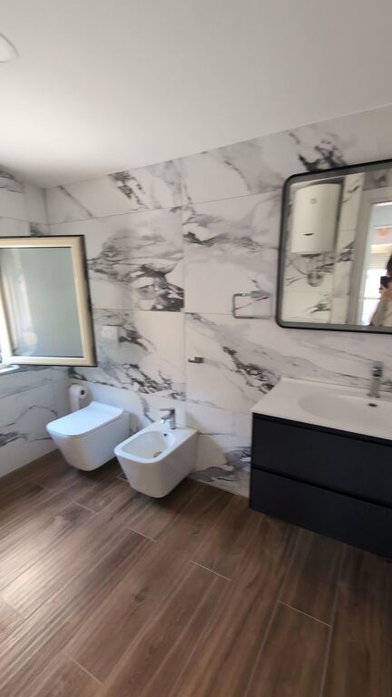 🏡 VILLA DI 3 PIANI IN AFFITTO – VICINO ALLA SCUOLA "2 GJELAT"