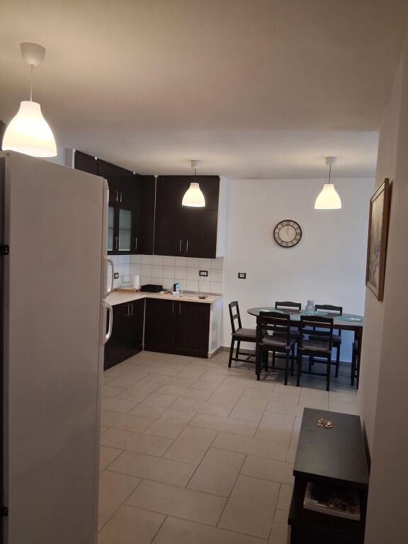 Affitto | Apartament 2 + 1 | Rruga Myslym Shyri | 650 €/mese