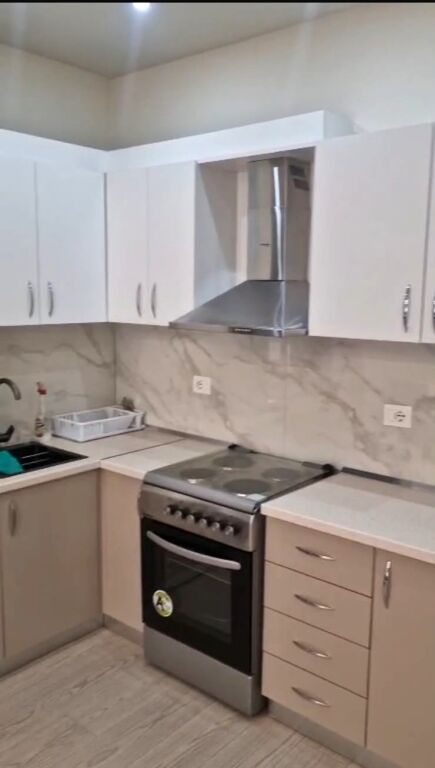 🏢Rruga e Barrikadave,prane Hotel Areela jepet me qera apartament1+1,i mobiluar 65,000Leke