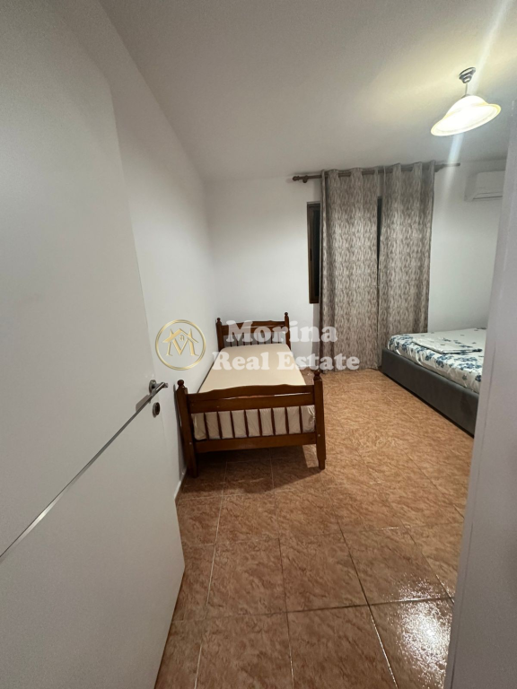 Shitje | Apartament 2 + 1 | Shkolla e Bashkuar | 130000 €