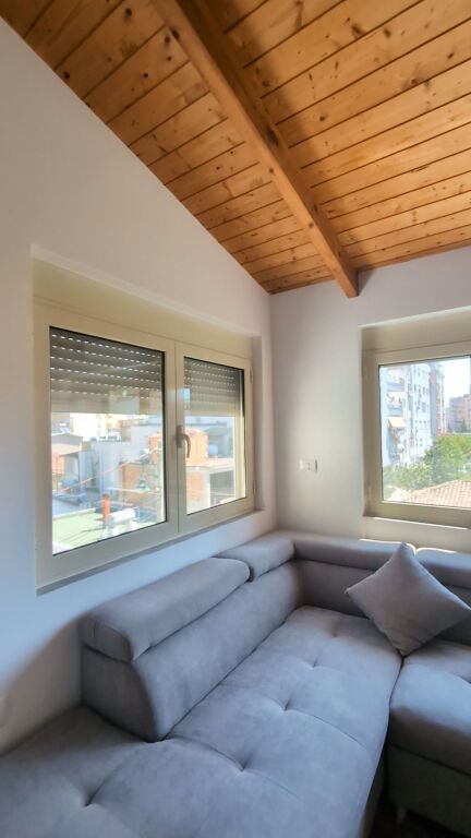 🏡 VILLA DI 3 PIANI IN AFFITTO – VICINO ALLA SCUOLA "2 GJELAT"