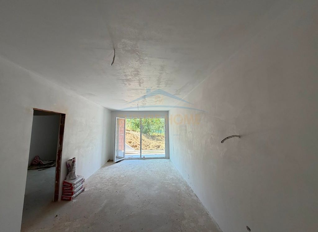 For sale, Apartment 1+1, Dry Lake, Tirana.