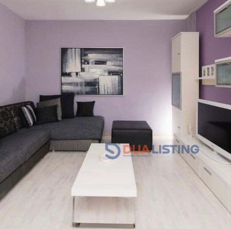 Japim me qira apartament 1+1 prane Maternitetit te Ri ne Brryl!