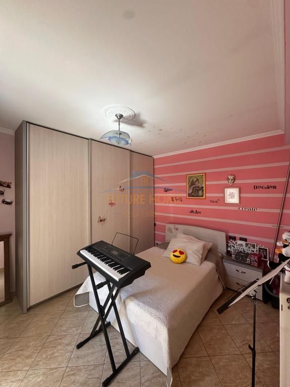 Shitet, Apartament 3+1+2+Verande, Ali Demi, Tirane