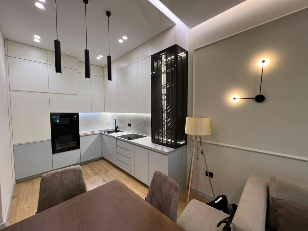 Apartament per qira 1+1 tek 21 Dhjetori Kompleksi Square 21