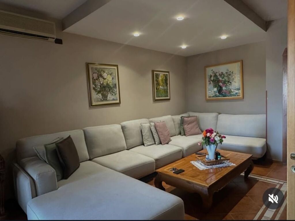 Apartament 2+1 + kuzhine te vecuar per shitje tek Rruga Fortuzi!