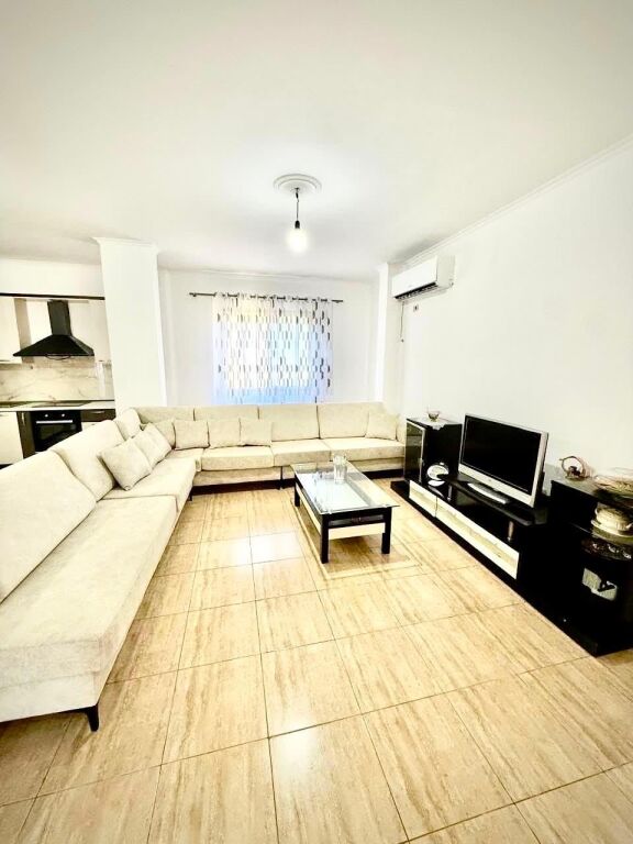 Ardeno jepet me qira Apartament 3+1i mobiluar