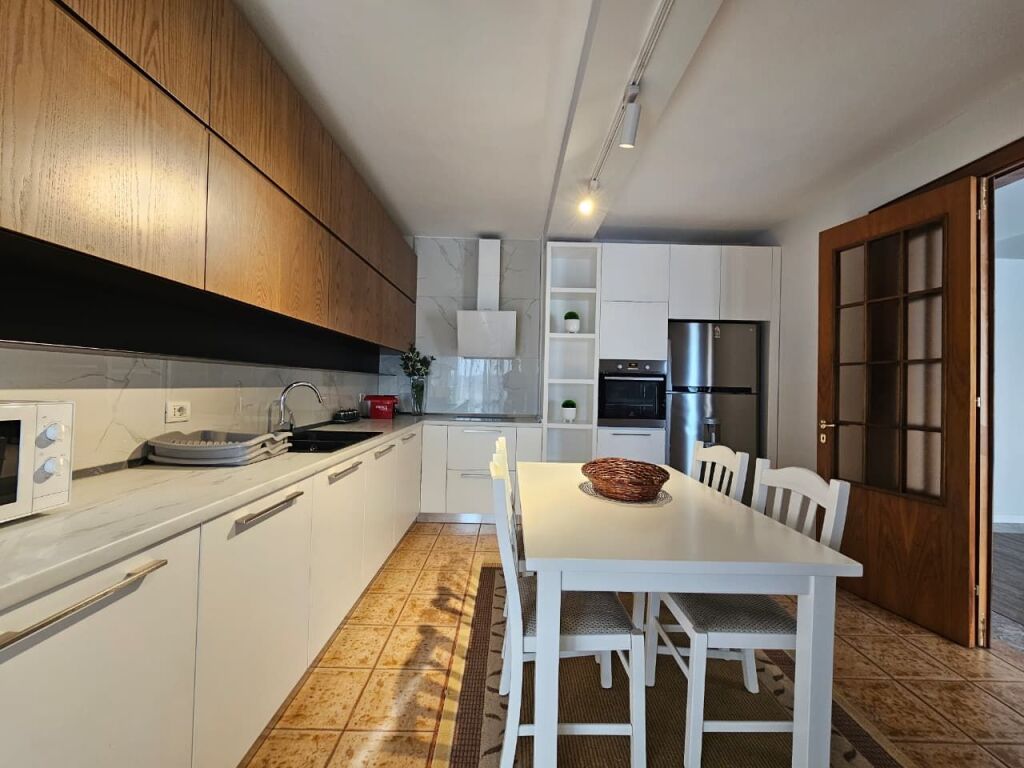 Apartament 2+1+2 per shitje ne Bllok!