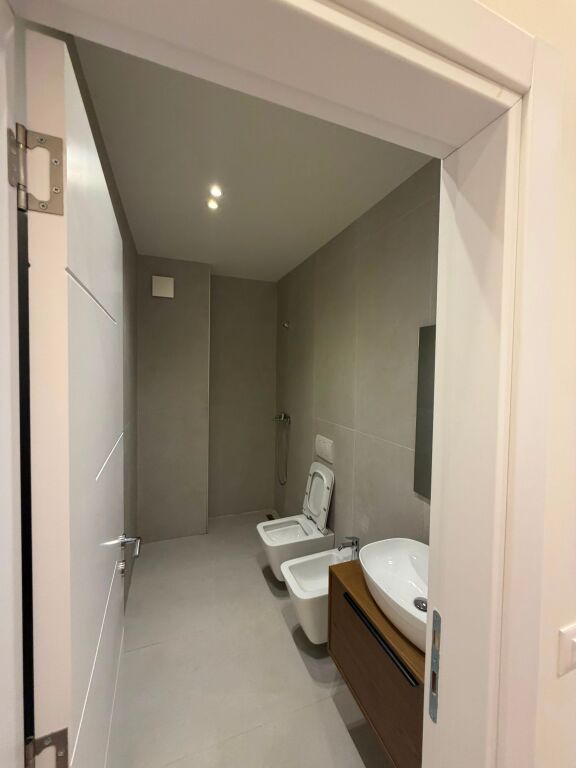 For rent 3+1+parking New Boulevard St.Trenit 1100€