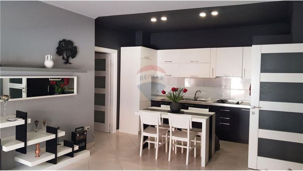 Apartament - Për Qira - Rruga Hamdi Sina, Tiranë