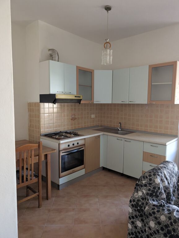 Shitet apartament fantastik 2+1 pranë Rajonit të Policisë!