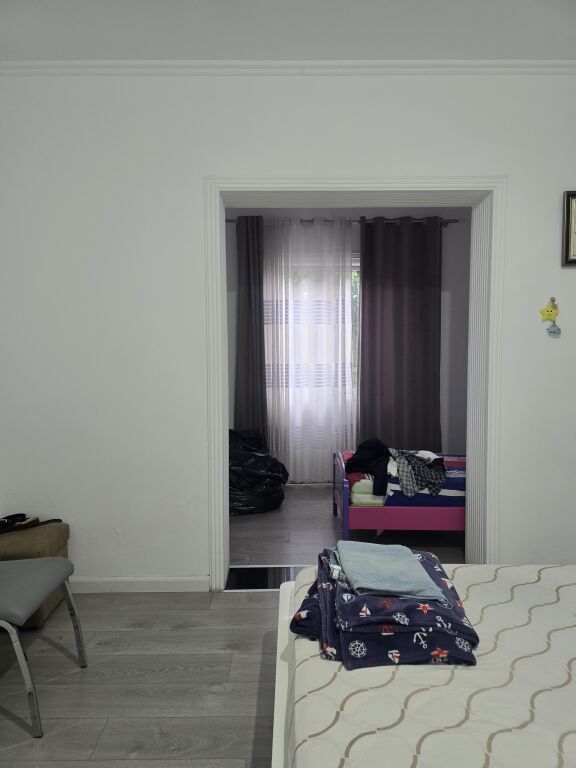 Jepet me qira 2+1,Kati 1 i një vile,Ish Parku